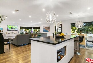 10915 Ayres Ave in Los Angeles, CA - Building Photo - Building Photo