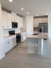 7826 Gilchrist Spgs Dr in Parrish, FL - Building Photo - Building Photo