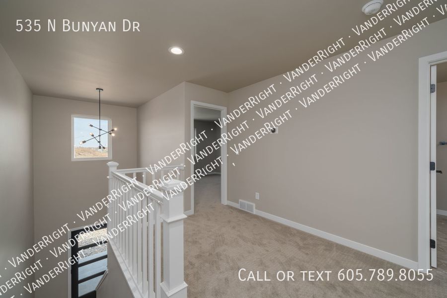 535 BUNYAN Dr in Harrisburg, SD - Building Photo