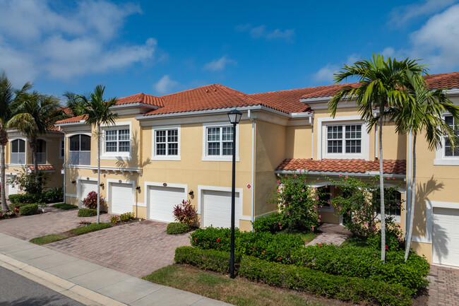 Bay Street Village in Osprey, FL - Foto de edificio - Building Photo