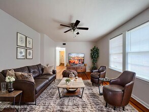 2575 Myra St in Jacksonville, FL - Building Photo - Building Photo