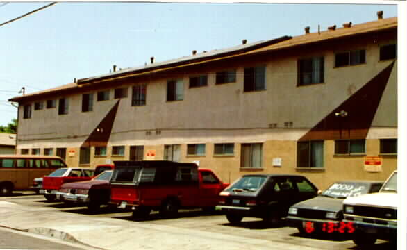 Casa Coral Apartments in Inglewood, CA - Foto de edificio