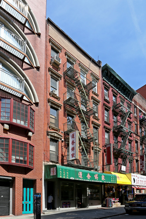 161 Mott St in New York, NY - Building Photo