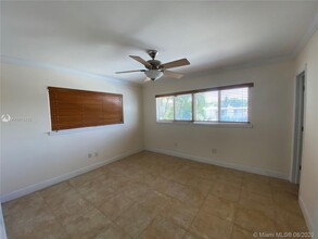 3842 NE 171 St-Unit -3 in North Miami Beach, FL - Building Photo - Building Photo