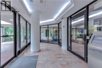 1 Rowntree Rd in Toronto, ON - Building Photo - Building Photo