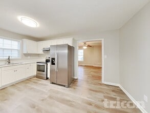 701 Avondale Dr in Clayton, NC - Building Photo - Building Photo