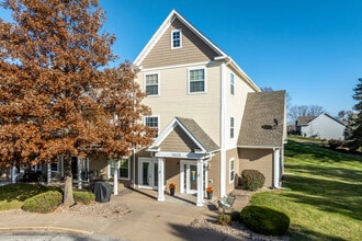 Brookside I & II Senior Apartments in Davenport, IA - Building Photo - Building Photo