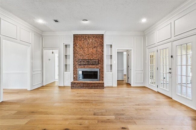 property at 2942 Woodland Hills Dr