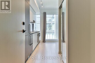 55-5055 Mercer St in Toronto, ON - Building Photo - Building Photo