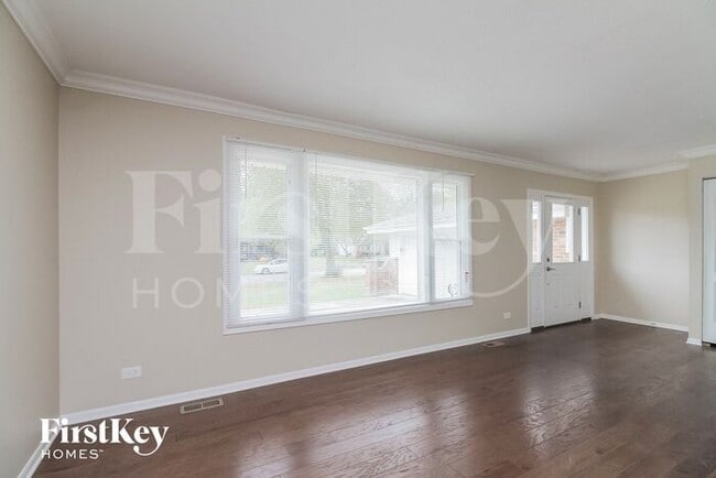 6S124 Lakewood Dr in Naperville, IL - Building Photo - Building Photo