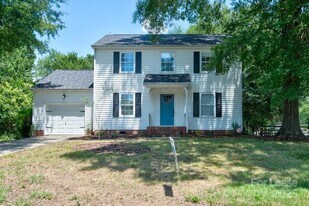 11205 Vintage Ln in Charlotte, NC - Building Photo