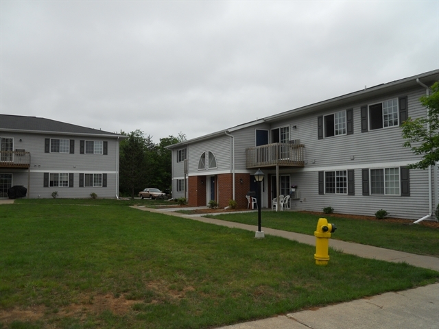 Woodridge Apartments in Tomahawk, WI - Building Photo