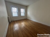 376 Riverway, Unit 4 in Boston, MA - Building Photo - Building Photo