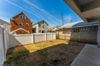 329 High St in Elizabeth, NJ - Building Photo - Building Photo