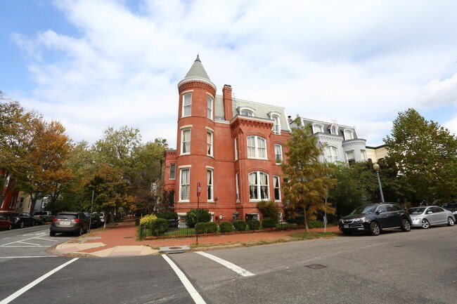 30 6th St Se in Washington, DC - Foto de edificio - Building Photo