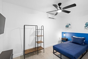 1824 Lake St in Oviedo, FL - Building Photo