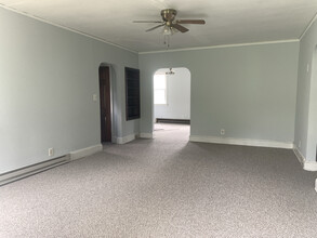 1521 E Main St in Oak Hill, WV - Building Photo - Building Photo