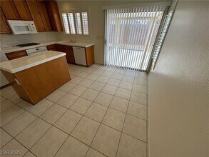7192 Mizzen Ct in Las Vegas, NV - Foto de edificio - Building Photo