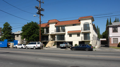 14803 Vanowen St in Van Nuys, CA - Building Photo - Building Photo