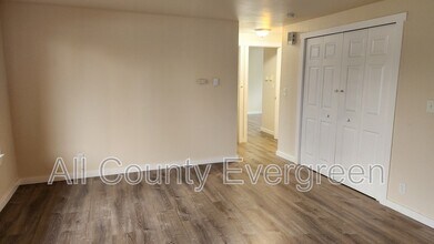 1405 Wright Ave in Sumner, WA - Building Photo - Building Photo