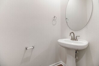 416 Magnolia Ln in Richwood, TX - Building Photo - Building Photo