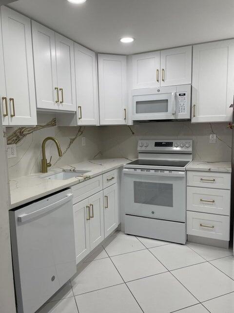 property at 930 Normandy Trail