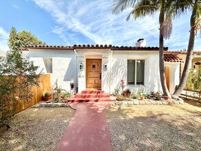 6275 Commodore Sloat Dr in Los Angeles, CA - Building Photo - Building Photo