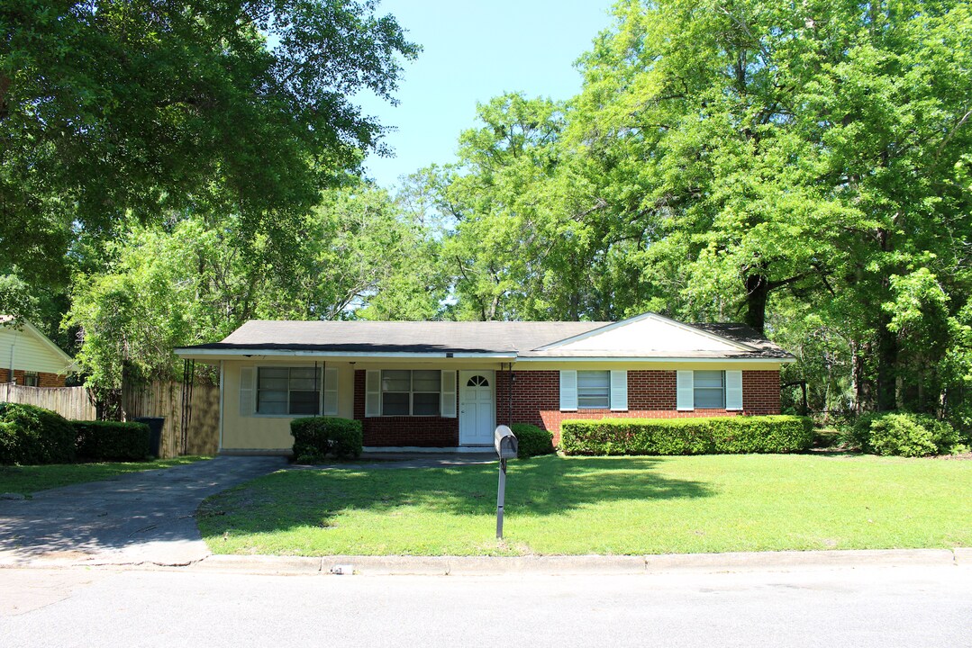 824 Essex Dr in Tallahassee, FL - Building Photo