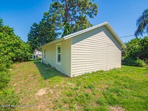 1325 17th Pl SW in Vero Beach, FL - Building Photo - Building Photo
