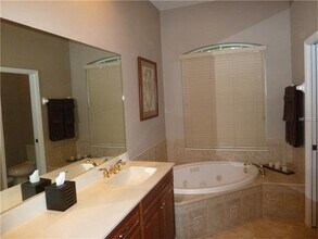 5522 Eastwind Dr in Sarasota, FL - Building Photo - Building Photo