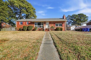 404 Callis Rd in Portsmouth, VA - Building Photo