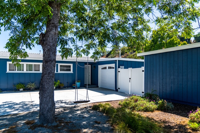 3610 Marlesta Dr in San Diego, CA - Building Photo - Building Photo