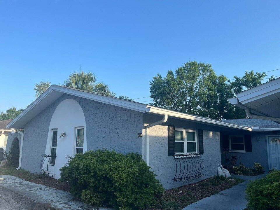 4038 Audubon Dr in Largo, FL - Building Photo
