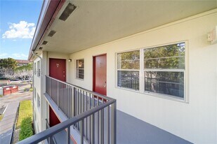 13455 SW 3rd St in Pembroke Pines, FL - Building Photo