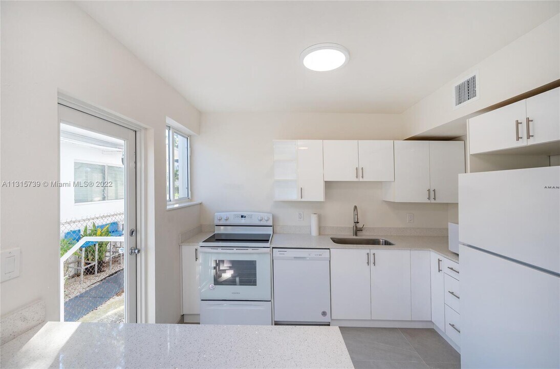 835 80th St-Unit -1 in Miami Beach, FL - Building Photo