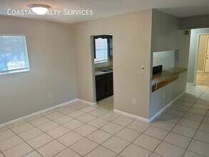 50 Laurie Dr NE in Fort Walton Beach, FL - Foto de edificio - Building Photo
