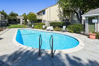 4022 Abbey Terrace in Fremont, CA - Building Photo - Building Photo