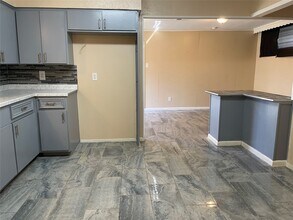 5842 Flamingo Dr in Houston, TX - Building Photo - Building Photo