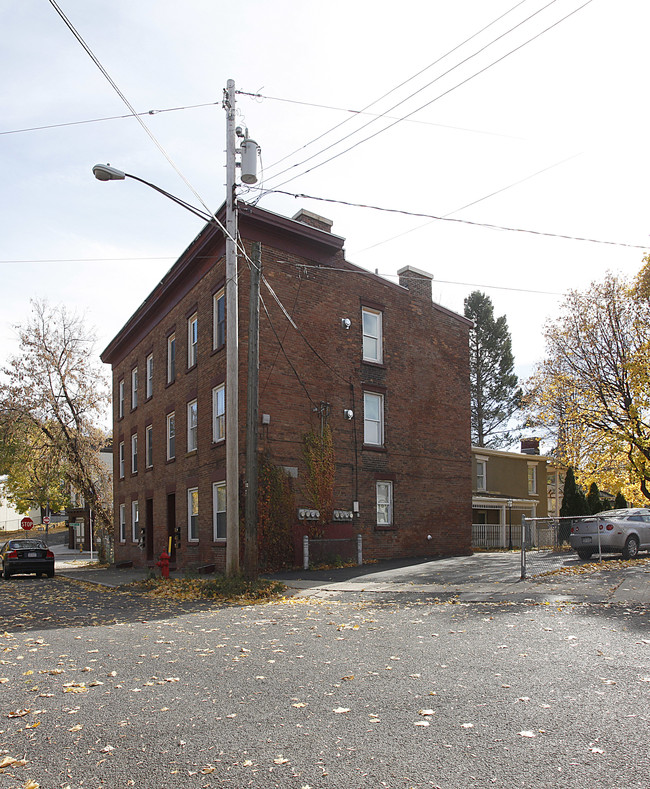 41 Harmony St in Cohoes, NY - Foto de edificio - Building Photo