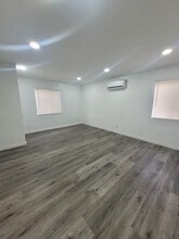 4620 Tweedy Blvd, Unit A in South Gate, CA - Foto de edificio - Building Photo