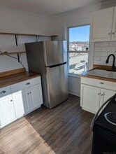 60 Ocean Ave in New London, CT - Building Photo - Building Photo