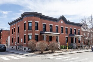 56-62 St Bruyère in Ottawa, ON - Building Photo
