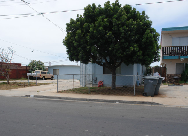 382-390 7th St in Imperial Beach, CA - Building Photo - Building Photo