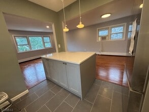 34 Warman St in Montclair, NJ - Building Photo - Building Photo