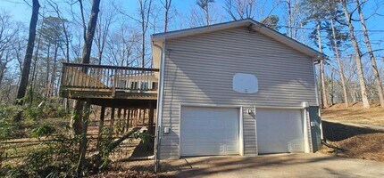 6131 Rockbridge Rd SW in Stone Mountain, GA - Building Photo - Building Photo