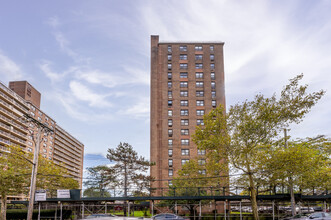 Contello Towers in Brooklyn, NY - Foto de edificio - Building Photo