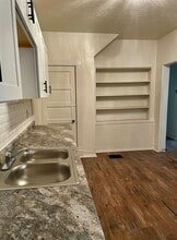 676 Middle Ave, Unit B 1st Floor in Wilmerding, PA - Building Photo - Building Photo