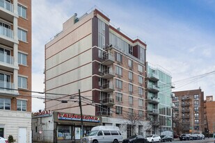 390 Kings Hwy in Brooklyn, NY - Building Photo
