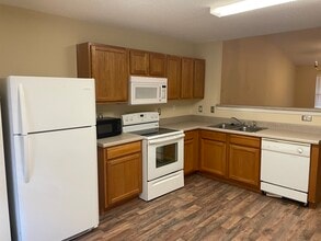 400 Eisenhower Dr in Crestview, FL - Building Photo - Building Photo