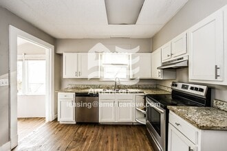 321 S 43rd St in Louisville, KY - Foto de edificio - Building Photo